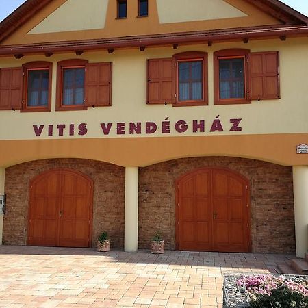Vitis Vendégház Becsehely Exterior foto