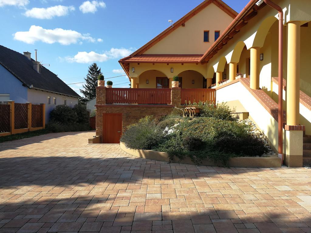 Vitis Vendégház Becsehely Exterior foto